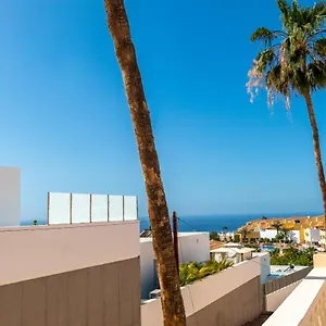 https://paradise-court-11.in-canary-islands.com